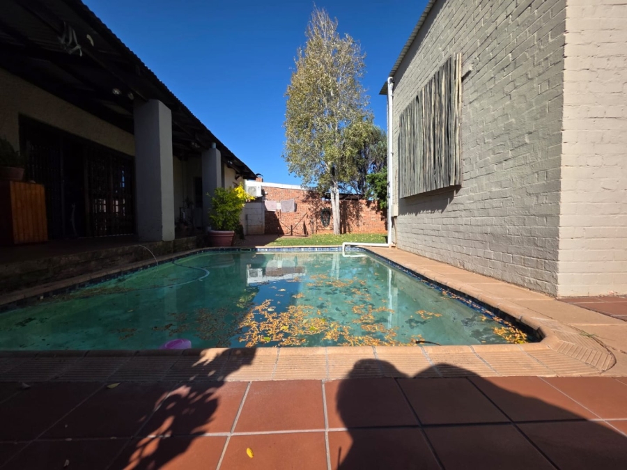 4 Bedroom Property for Sale in Beaconsfield Northern Cape